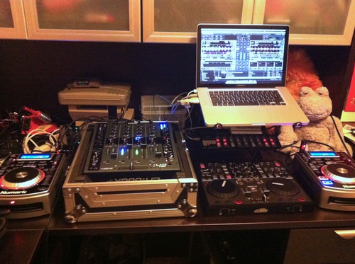 Odyssey CBM10E Carpeted DJ Coffin For A 10