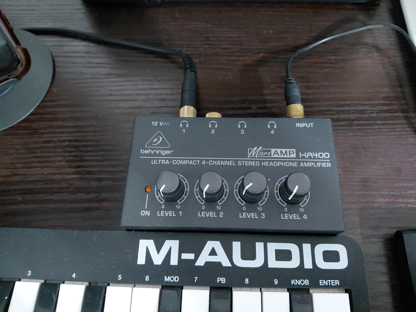 Behringer MICROAMP HA400 Ultra-Compact 4 Channel Stereo Headphone Amplifier customer photo 1