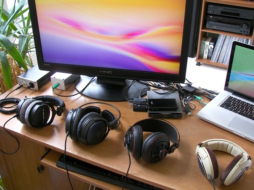 beyerdynamic DT 990 PRO, 250 Ohm, Open Back, Over Ear, Wired Headphones, 3m Coiled Cable, Black with Grey Velour Ear Pads | Handmade in Germany customer photo 2