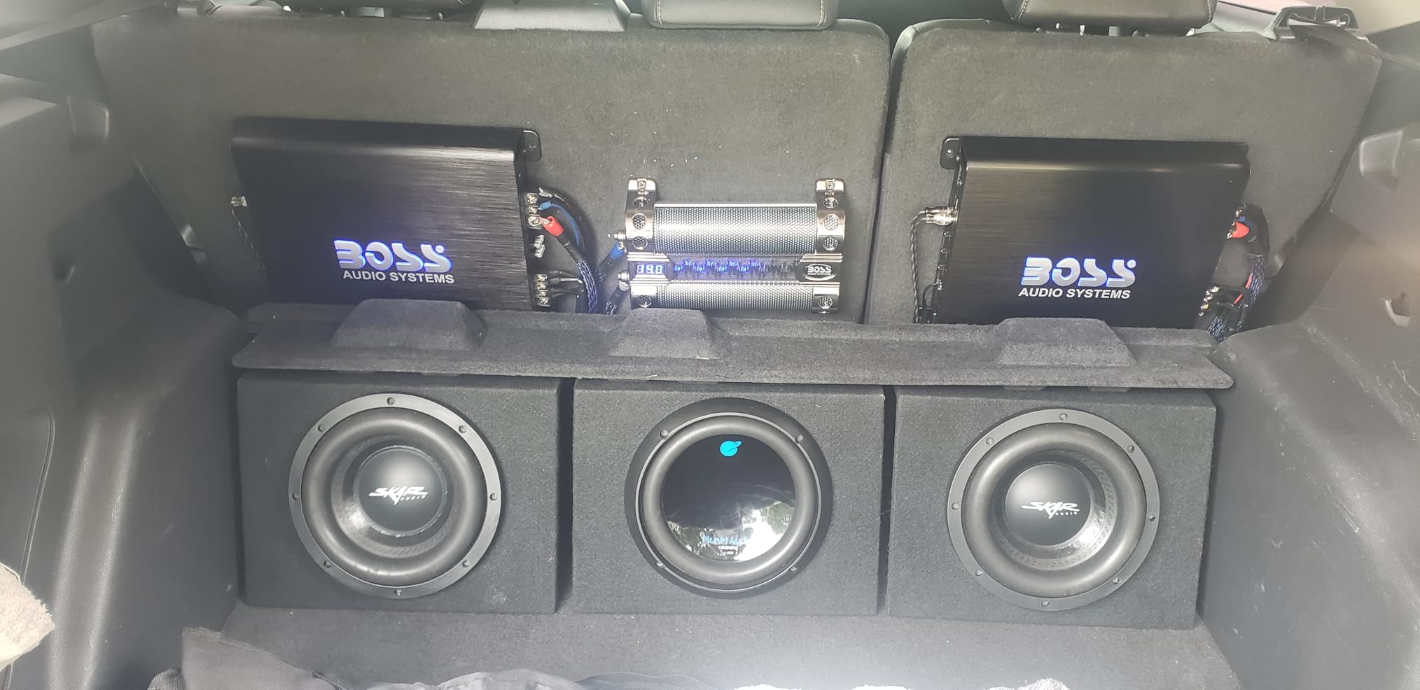 BOSS Audio Systems CAP8, 8 Farad Car Capacitor, Energy Storage customer photo 1