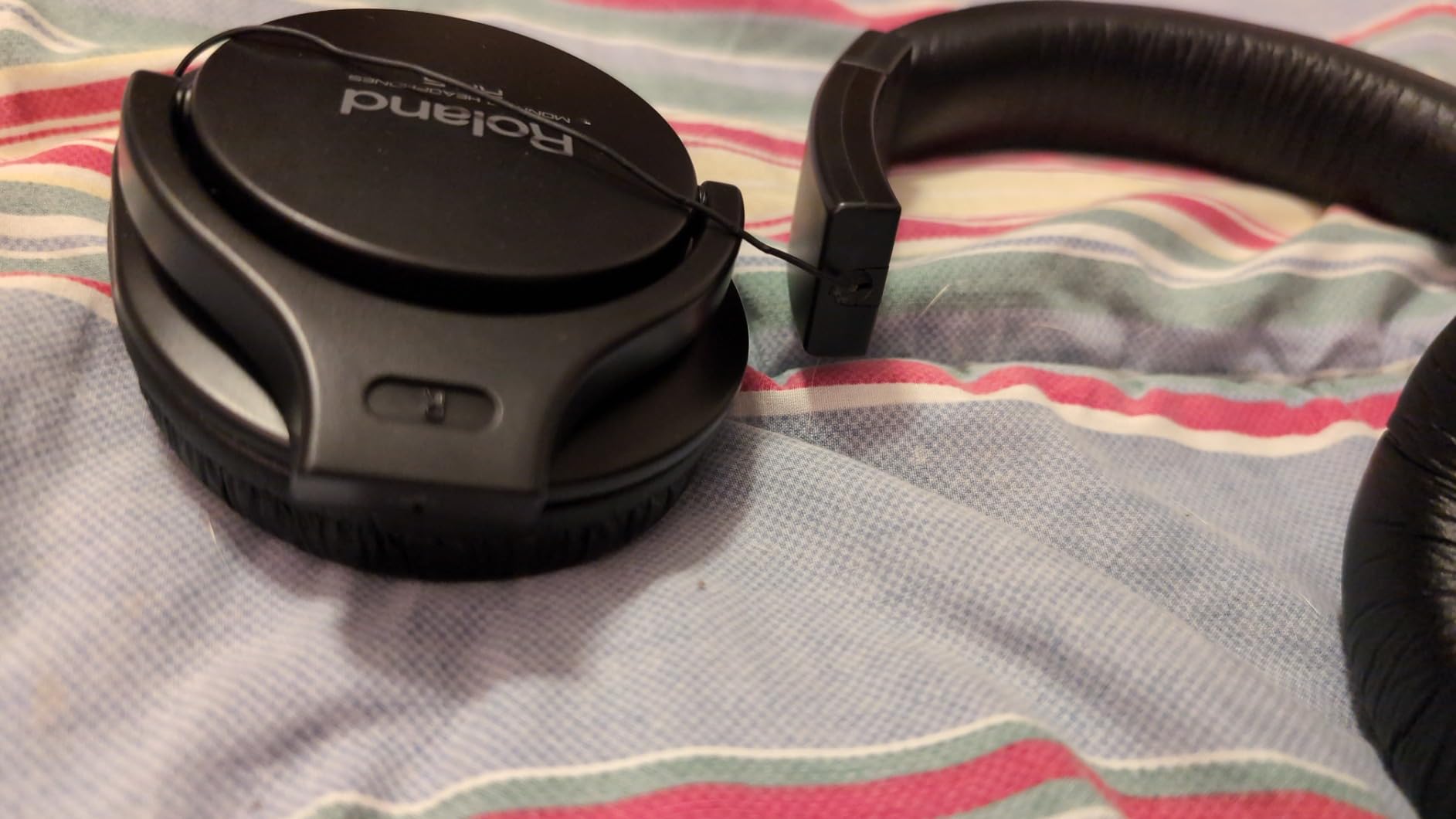 Roland RH-5 | Over-Ear, Closed-Back Monitor Headphones Performance | for Everyday Music Making & Audio Playback | Balanced Tone | Comfortable & Lightweight | Conversion Plug Included customer photo 2