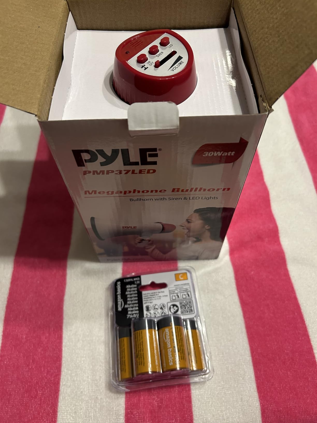 Pyle 30W Megaphone Bullhorn with Built-in Siren, LED Lights, Adjustable Volume Control, 800-Yard Range, Lightweight & Portable - Ideal for Football, Soccer, Baseball, Cheerleading & Safety Drills customer photo 2
