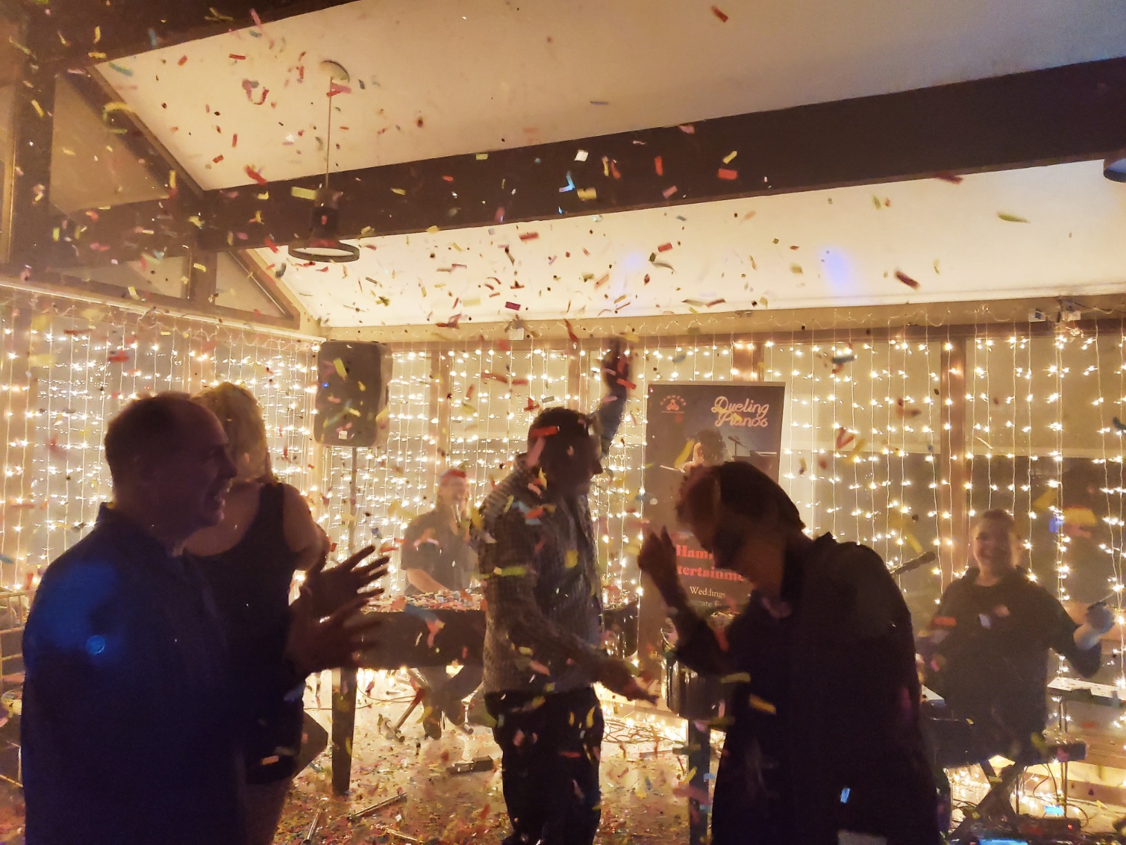 CHAUVET DJ FunFetti Shot Professional Confetti Launcher w/Wireless Remote for Concerts, Parties, and Special Events | Electric Confetti Launcher, No CO2, Includes Fc-W Wireless Remote and Receiver, DMX and Display Control, 120 Vac, 1, 380 W customer photo 1