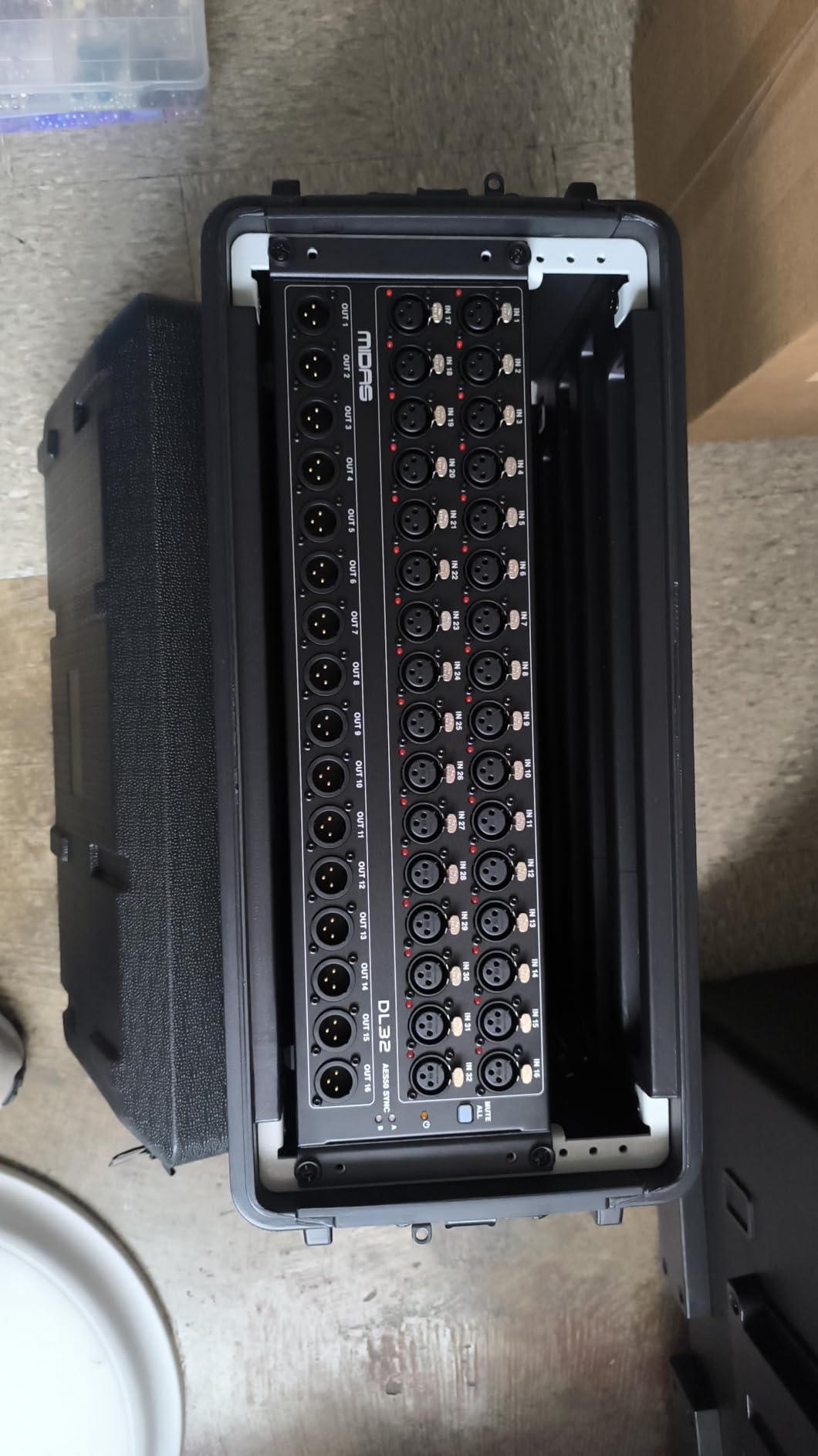 Midas DL32 32 Input, 16 Output Stage Box with 32 Midas Microphone Preamplifiers, ULTRANET and ADAT Interfaces customer photo 1
