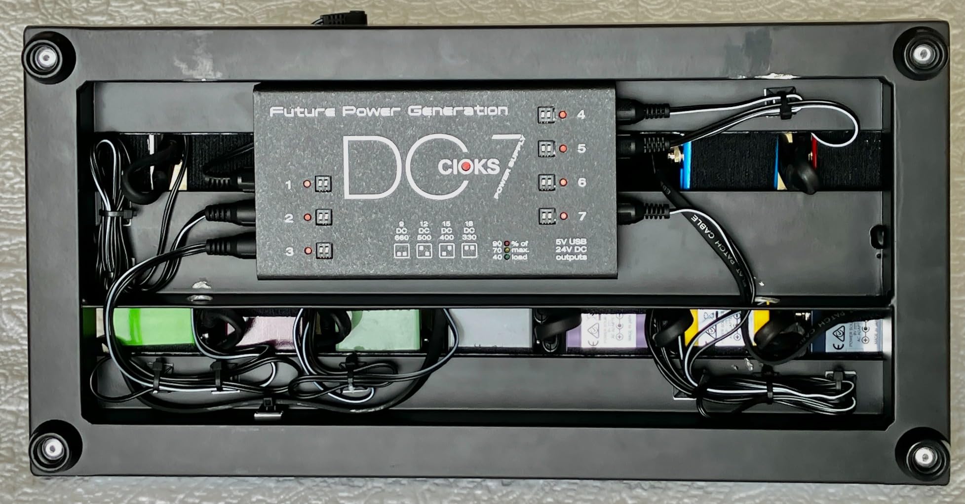 Pedaltrain Metro 16 16-inch x 8-inch Pedalboard with Soft Case customer photo 2