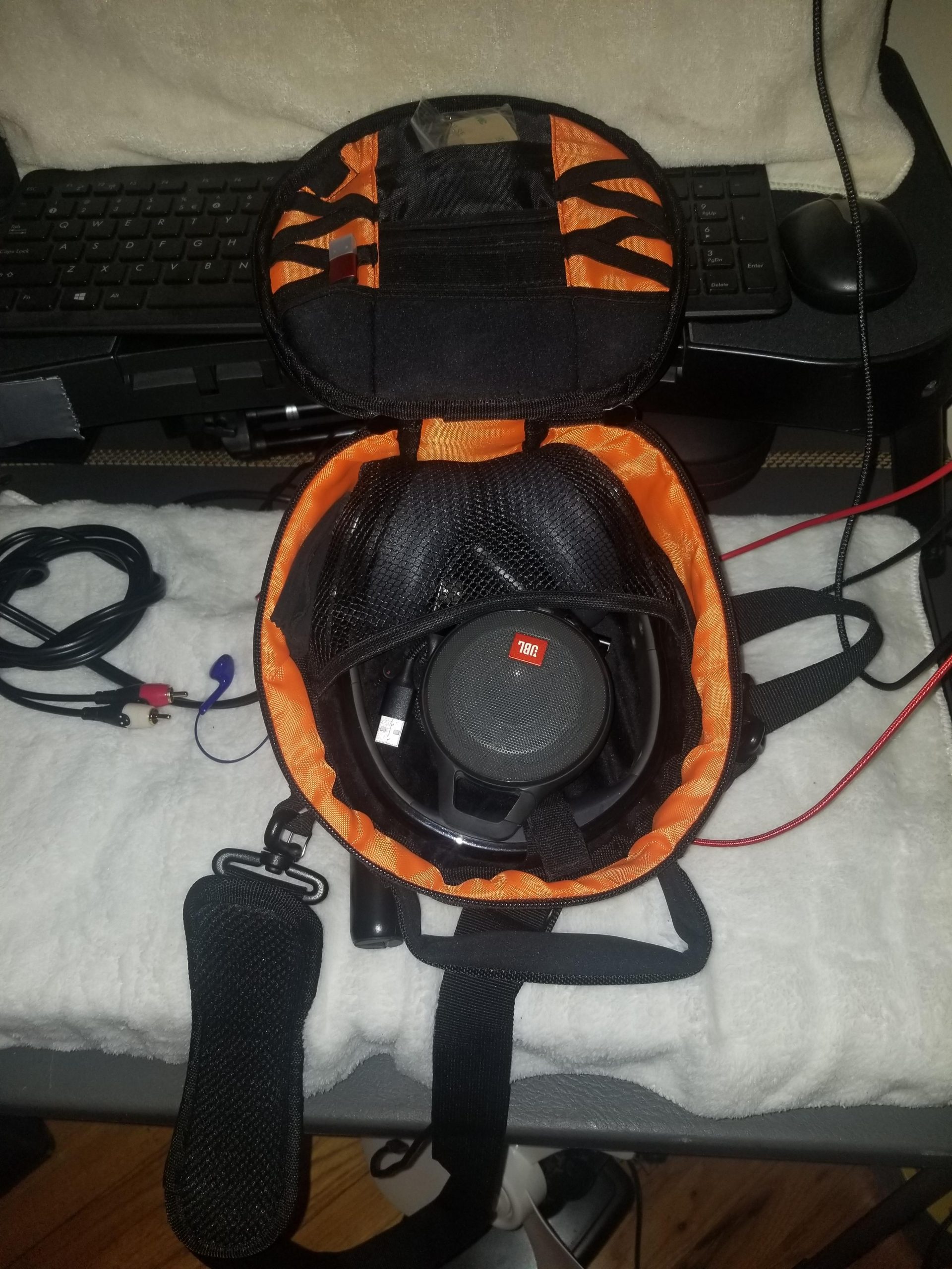 Gator Cases G-CLUB Series Carry Bag for DJ Style Headphones and Accessories, (G-CLUB-HEADPHONE) customer photo 2