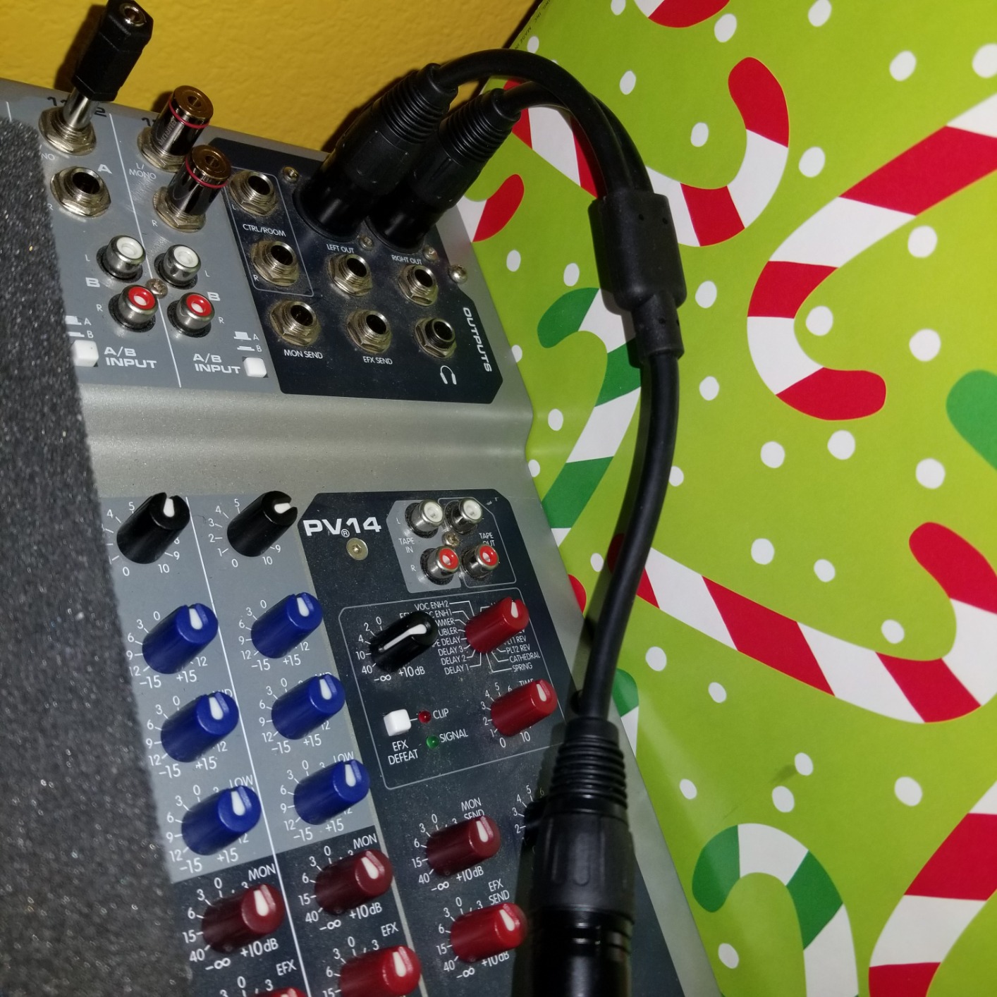 Balanced XLR Splitter Dual XLR Female to 1 XLR 3Pin XLR Y-Split Patch Cable | 2 XLR to 1 XLR 3Pin Microphone Splitter for Studio Preamp, Equalizer, Speaker, Patch Bay, Studio Harmonizer, 1-feet customer photo 1