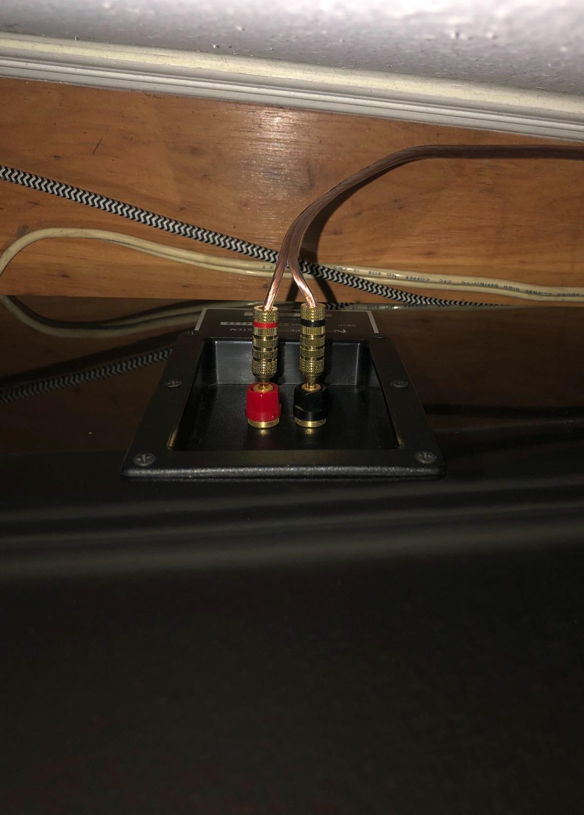 Monoprice 121821 24k Gold Plated Speaker Banana Plugs, Closed Screw Type (12 Pairs) customer photo 1