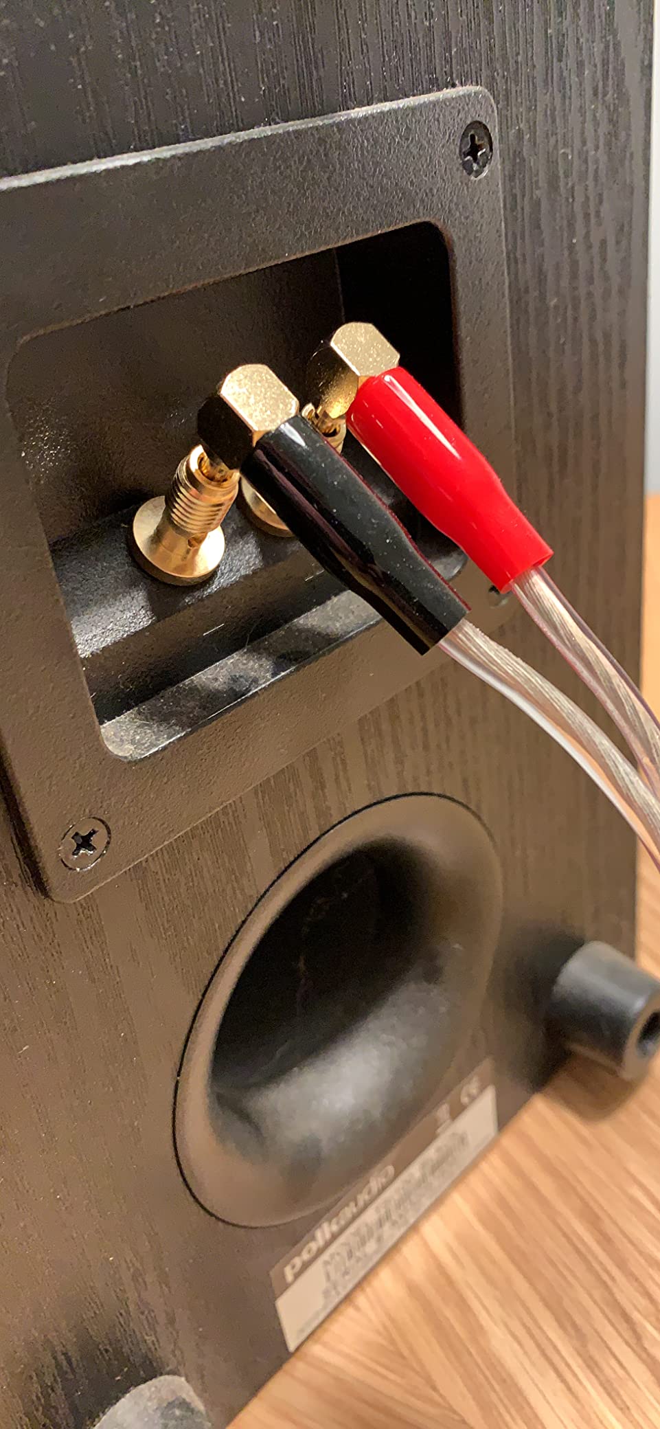 Monoprice Right Angle Banana Plugs - For 12-18AWG Speaker Wire, Color Coded, Screw Type, 24k Gold Plated customer photo 1