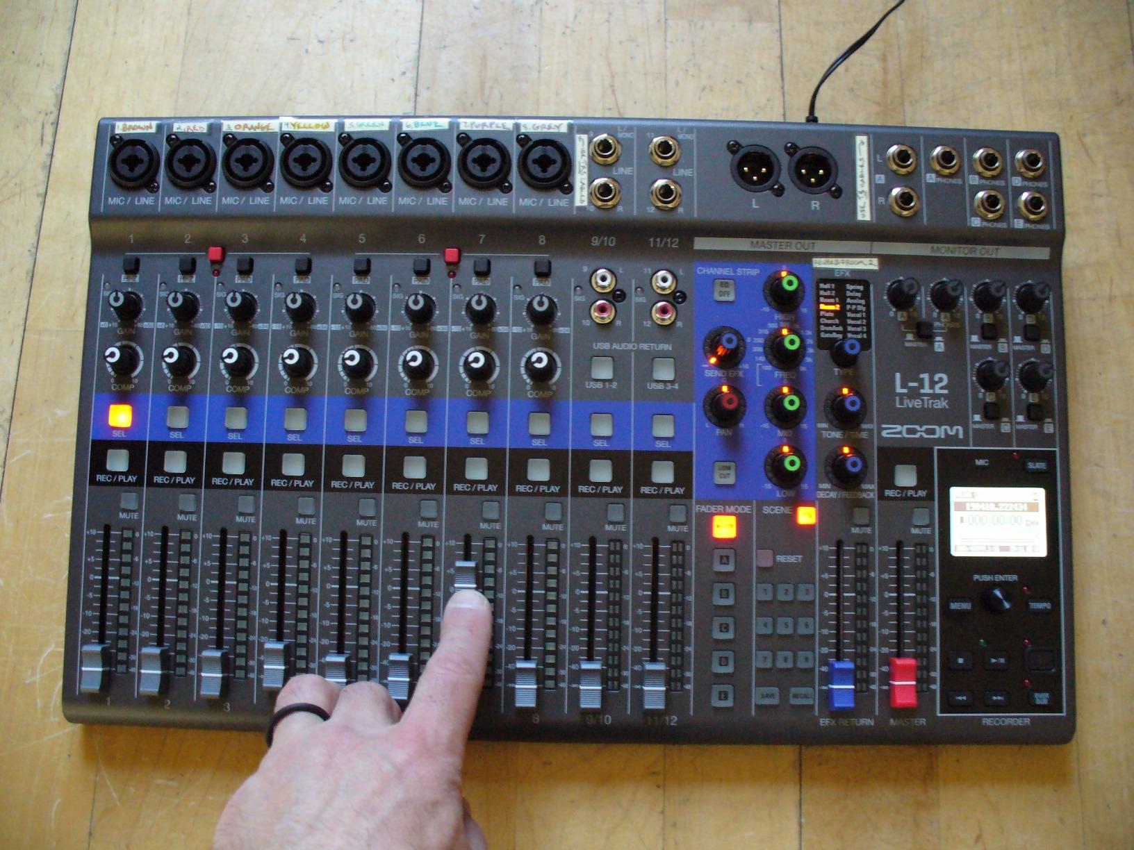 Zoom LiveTrak L-12 Mixer/Multitrack Recorder for Musicians and Podcasters customer photo 1