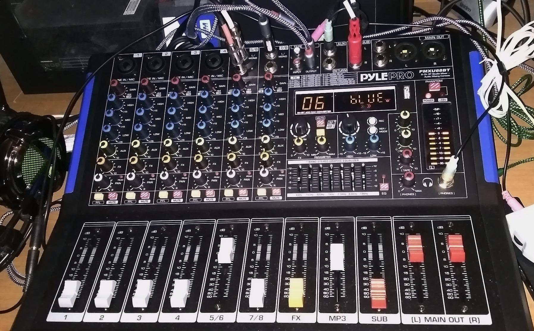 Pyle 8-Channel Console Style Audio Mixer with Bluetooth - PMXU88BT customer photo 2