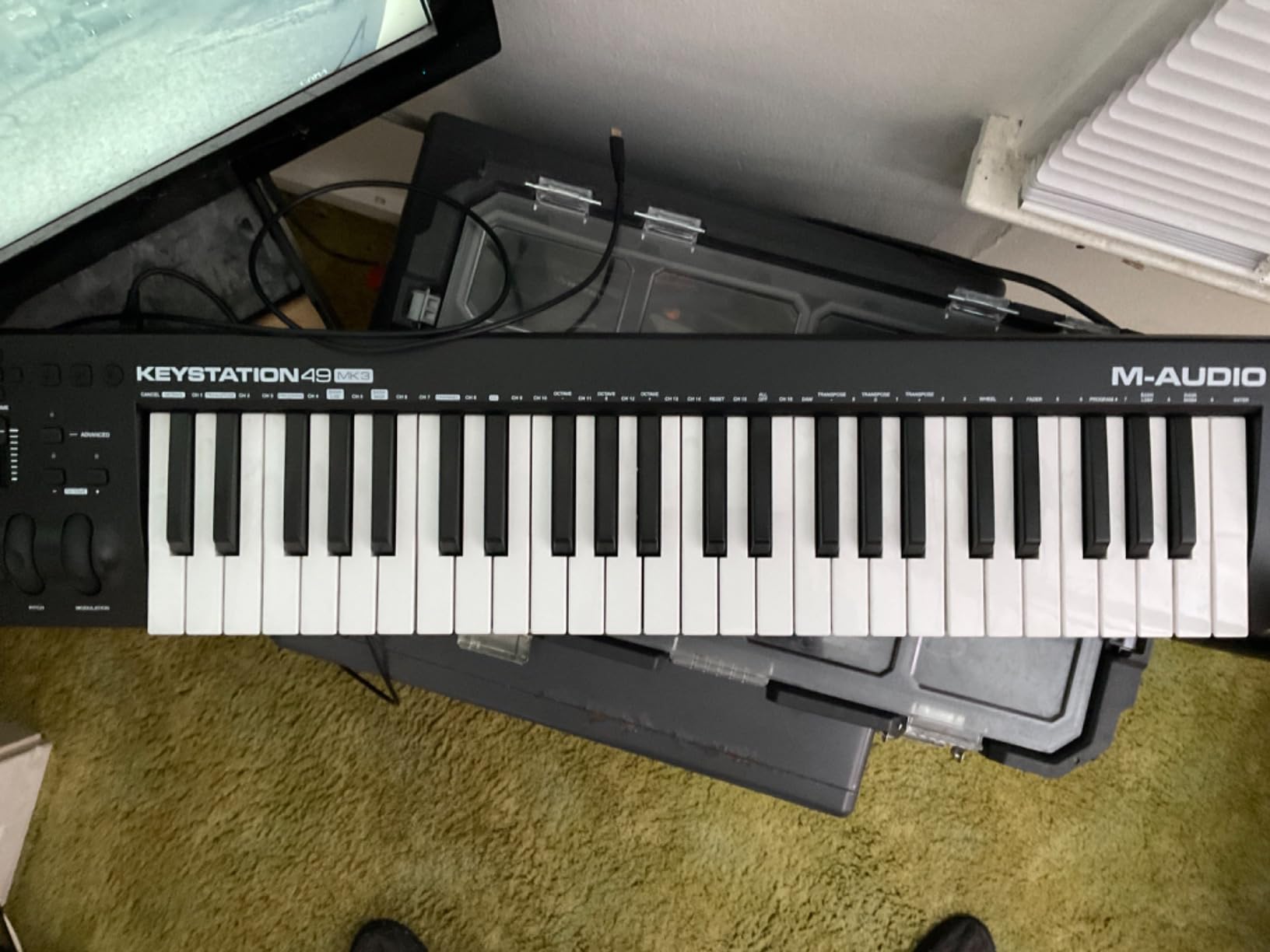 M-AUDIO Keystation 61 MK3 USB MIDI Controller customer photo 2