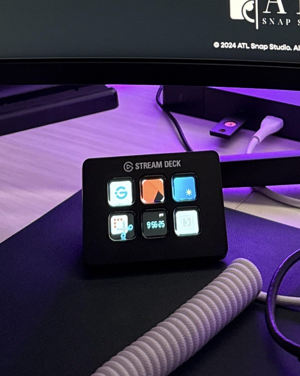 Elgato Stream Deck Mini, 6 Customizable LCD Macro Keys customer photo 1