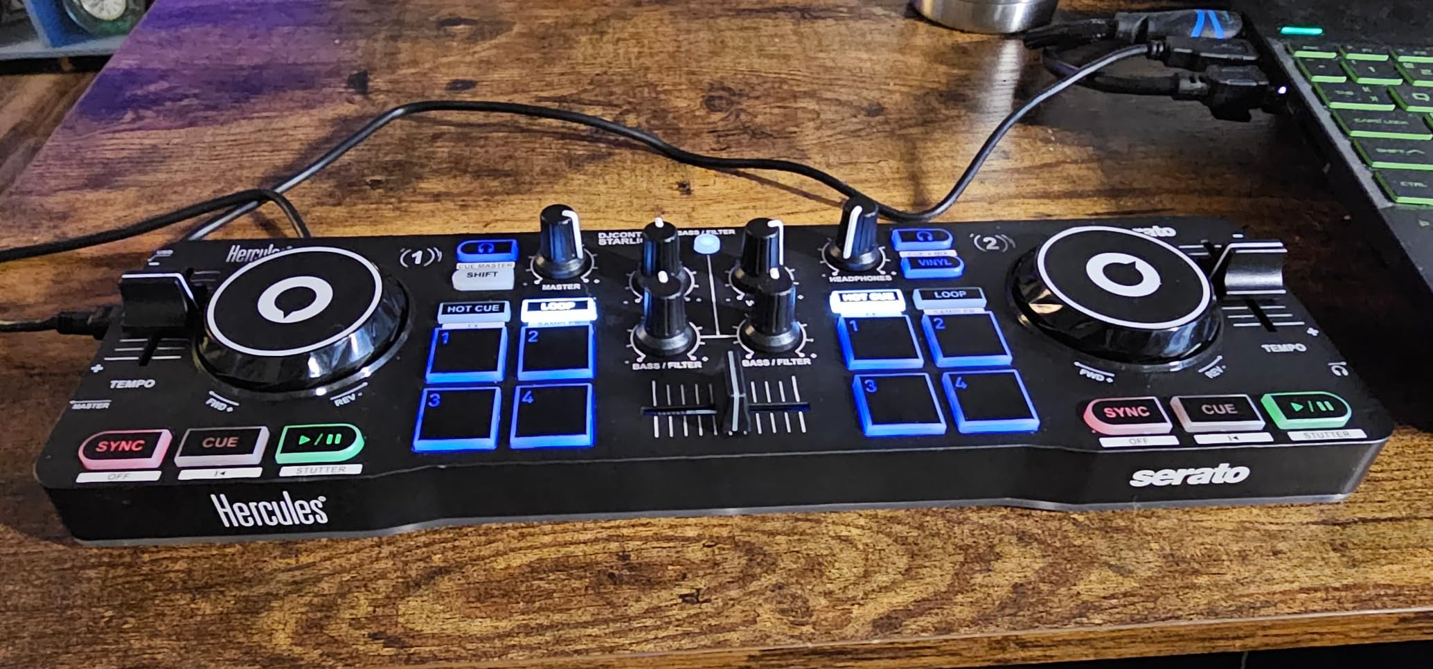 Hercules DJControl Starlight - Compact DJ Controller with Light Show customer photo 2