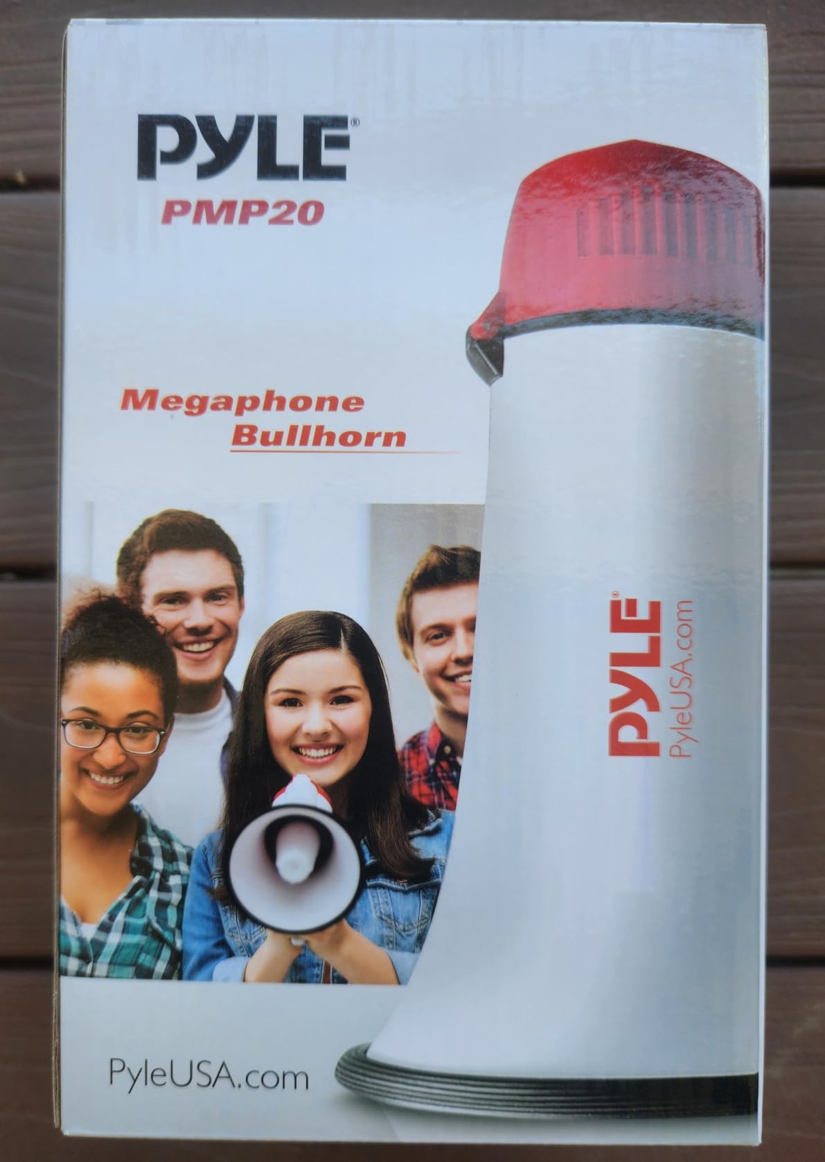 Pyle Compact 20-Watt Megaphone Speaker with Microphone, Siren, Bullhorn - Battery Operated, Foldable Handle, 2 Modes, 1000 Yards Range - Perfect for Cheerleading, Police, Football, and more - Green customer photo 1