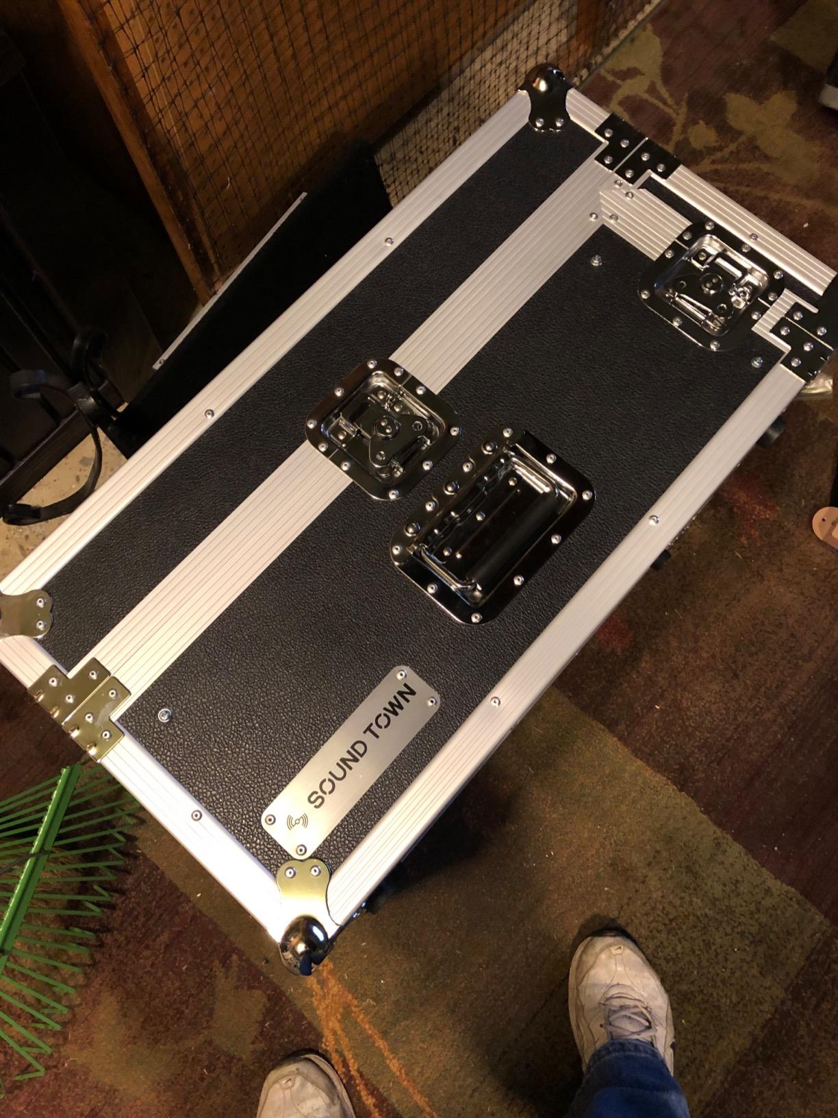 Sound Town 4U PA DJ Pro Audio Rack/Road ATA Case with 11U Slant Mixer Top, 20.2' Rackable Depth, 4 Space Size - Pro Tour Grade (STMR-4U) customer photo 1