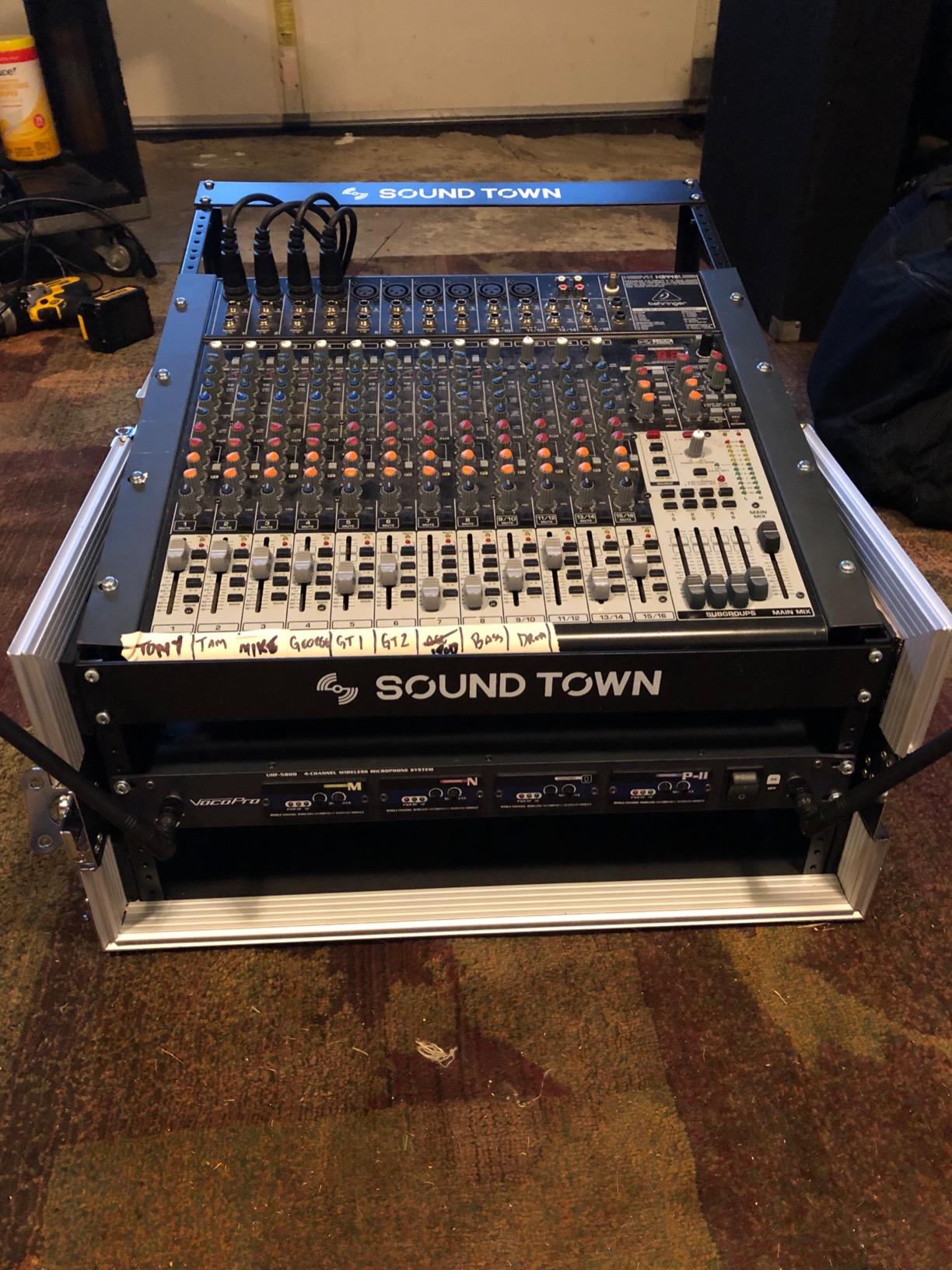 Sound Town 4U PA DJ Pro Audio Rack/Road ATA Case with 11U Slant Mixer Top, 20.2' Rackable Depth, 4 Space Size - Pro Tour Grade (STMR-4U) customer photo 2