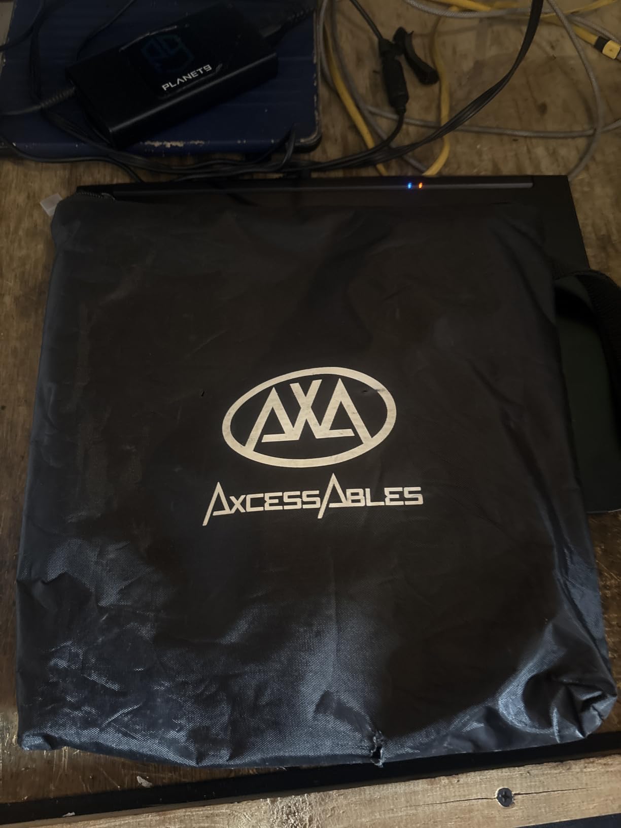 AXA AXCESSABLES DJ Laptop Stand with Travel Bag | Portable Foldable Aluminum Laptop Stand for Laptops up to 15 inches customer photo 1