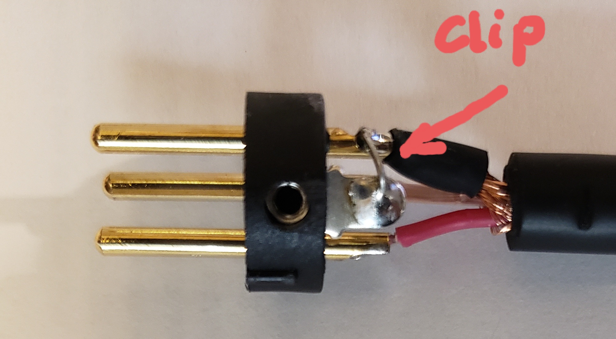 Cable Matters XLR Splitter Cable, XLR Y Cable, Female to 2X Male, 1.5ft | Balanced Audio Splitter, Oxygen-Free Copper, Braided Jacket customer photo 1