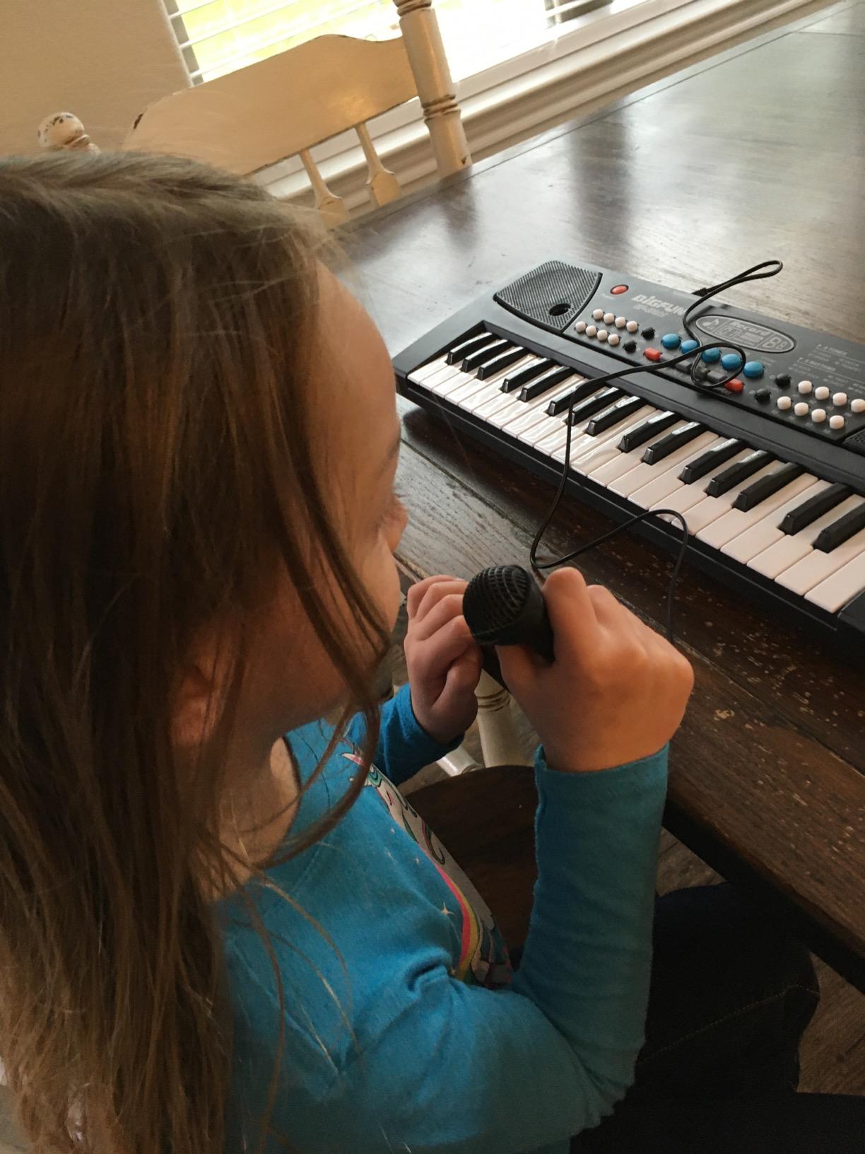 37 Keys Kid Toddler Piano Keyboard Musical Toys with Microphone customer photo 2