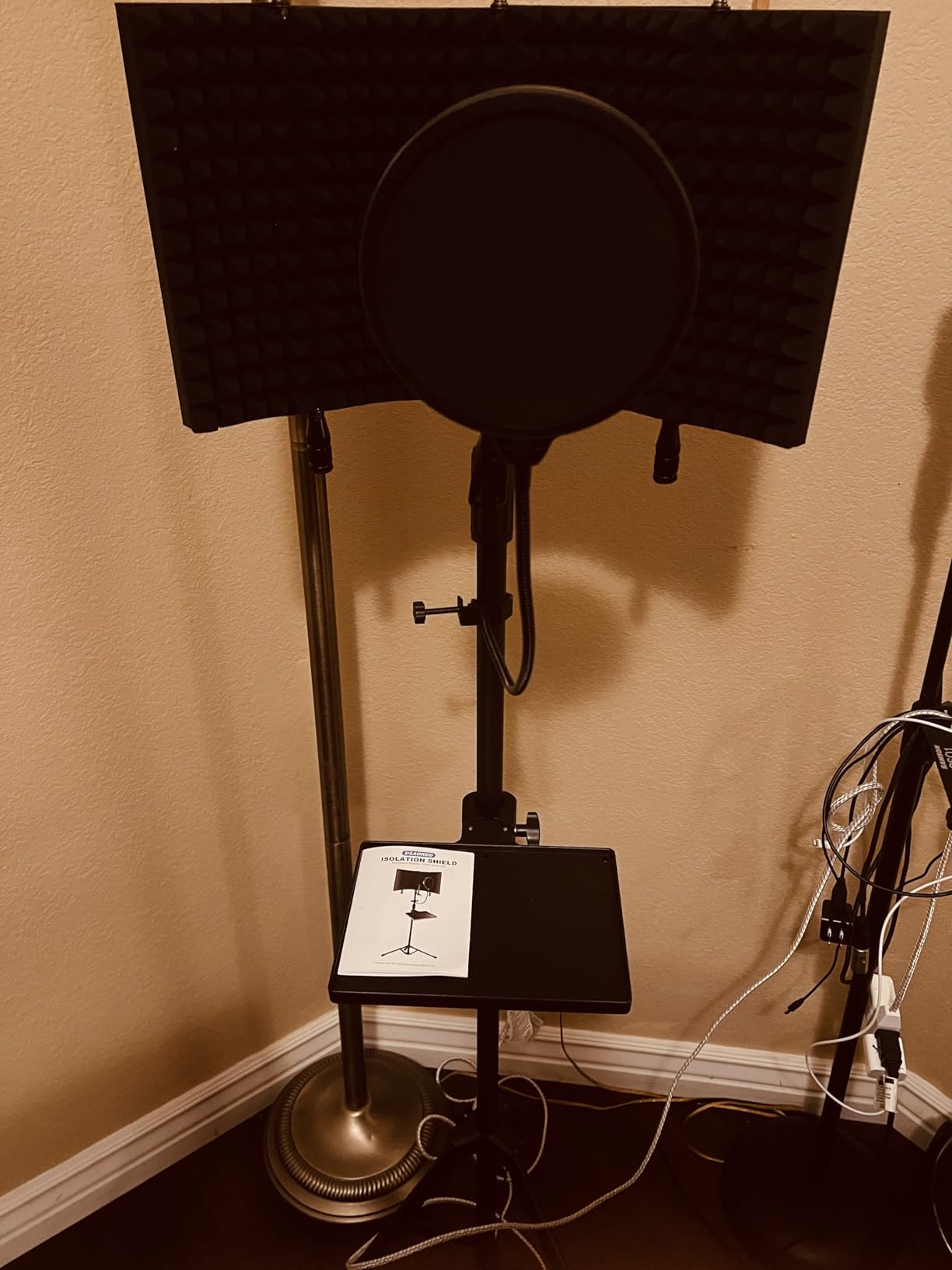 Professional Studio Recording Microphone Isolation Shield, Pop Filter, High density absorbent foam is used to filter vocal. Suitable for Blue Yeti and other condenser microphones (AO-504 With Stand) customer photo 2
