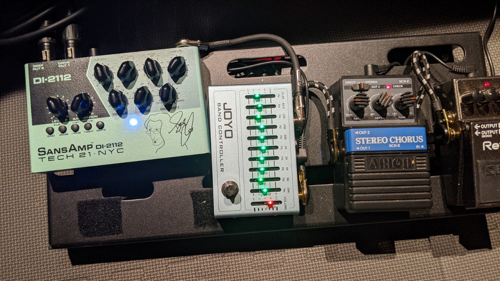 JOYO 10-Band Graphic EQ Guitar & Bass Pedal, 31.25Hz-16kHz with Independent Volume & LED Sliders, True Bypass (Band Controller R-12) customer photo 1