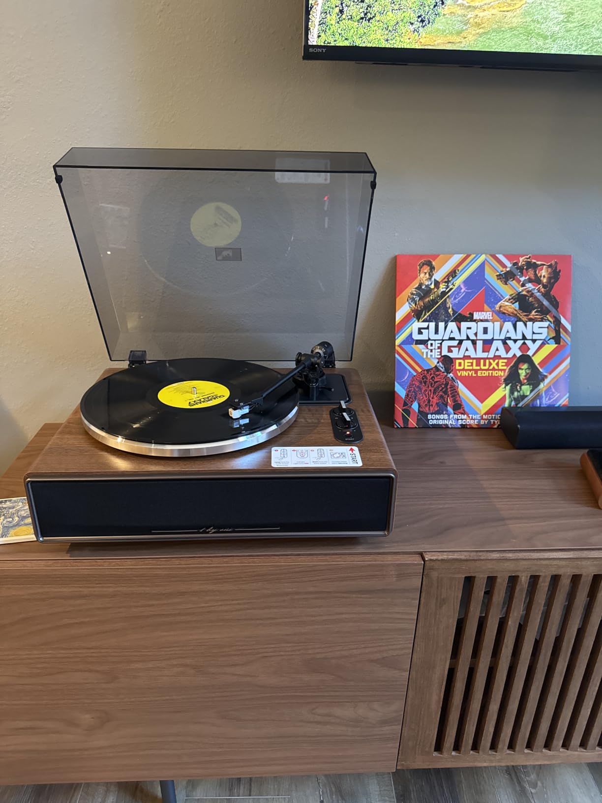 1 BY ONE High Fidelity Belt Drive Turntable with Built-in Speakers customer photo 1