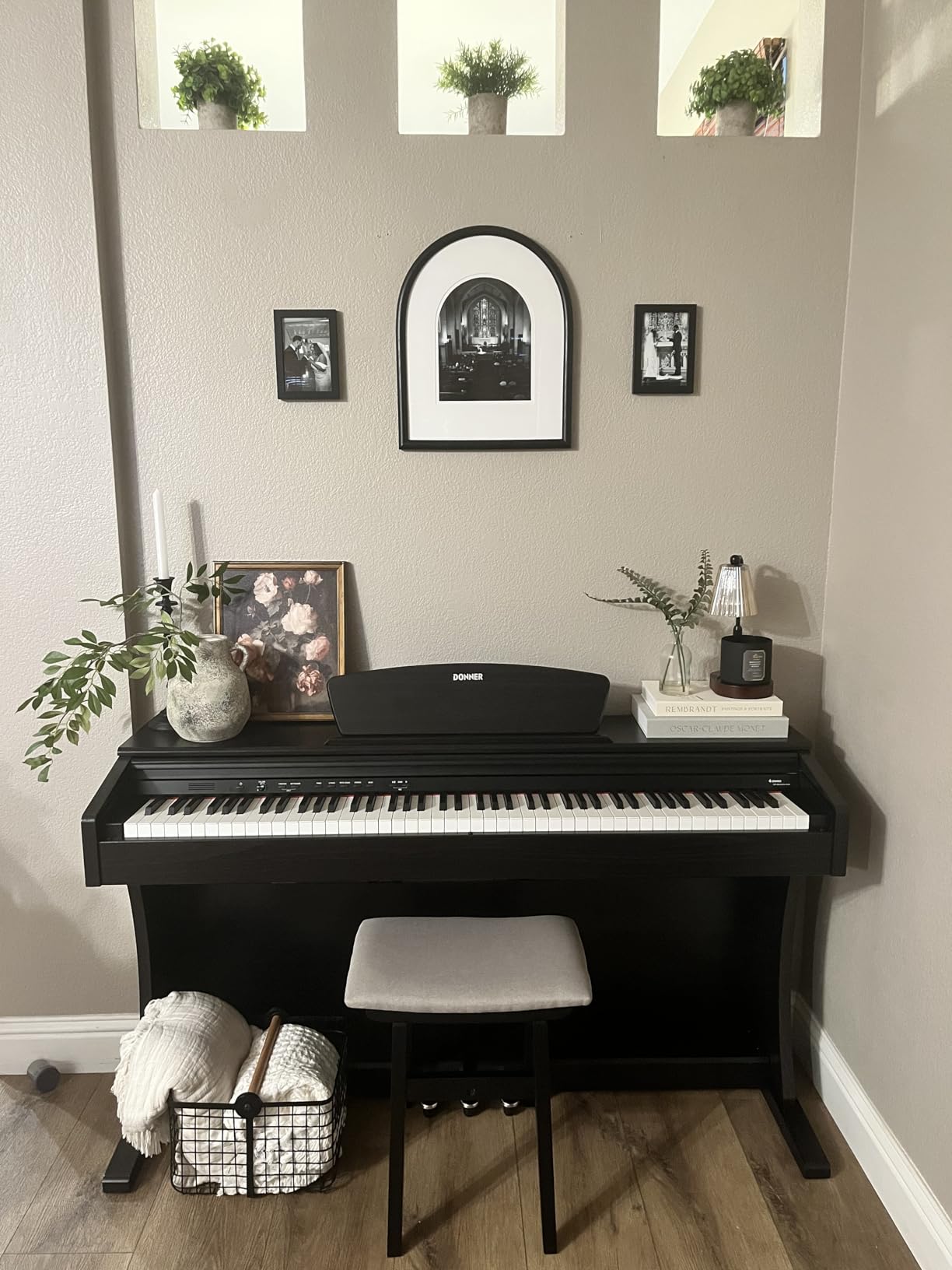 Donner DDP-300 Digital Piano with 88 Graded Hammer Action Weighted Keys, Record, Bluetooth, 10 Voices, 4 Reverb, Speakers, Professional Full Size Keyboard Electric Dark Rosewood customer photo 1