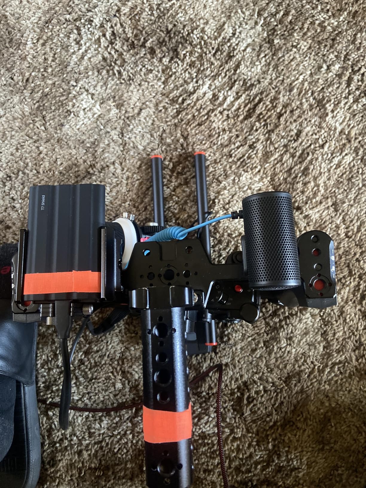 SENNHEISER Professional MKE 200 Directional On-Camera Microphone with 3.5mm TRS and TRRS Connectors for DSLR, Mirrorless & Mobile | Supercardioid microphone with built-in windscreen and shock mount customer photo 1