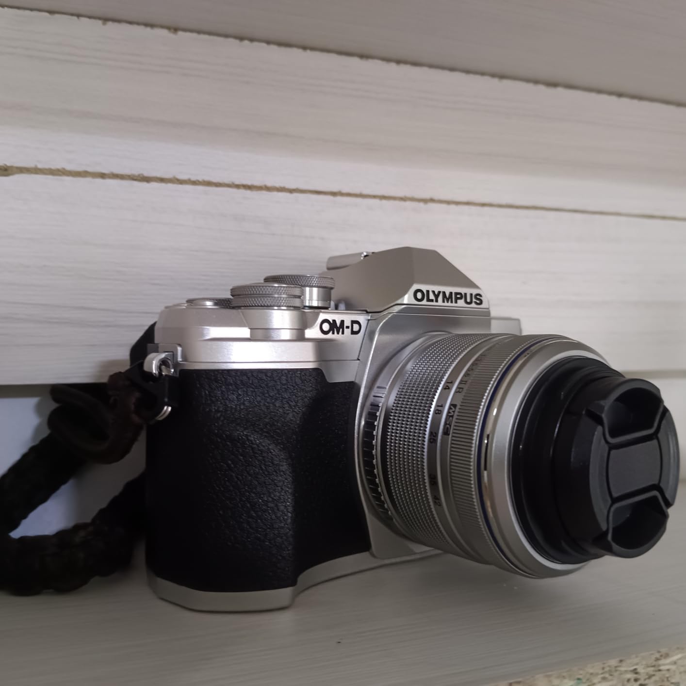 OM SYSTEM Olympus E-M10 Mark IV Silver Micro Four Thirds System Camera 20MP Sensor 5-Axis Image Stabilization 4K Video Wi-Fi | 20.3MP Live Mos, 5-Axis Ibis Up to 4.5 Ev, 4K Video, 121-Point Af, 3-Inch Flip Touchscreen, WI-FI and Bluetooth customer photo 1