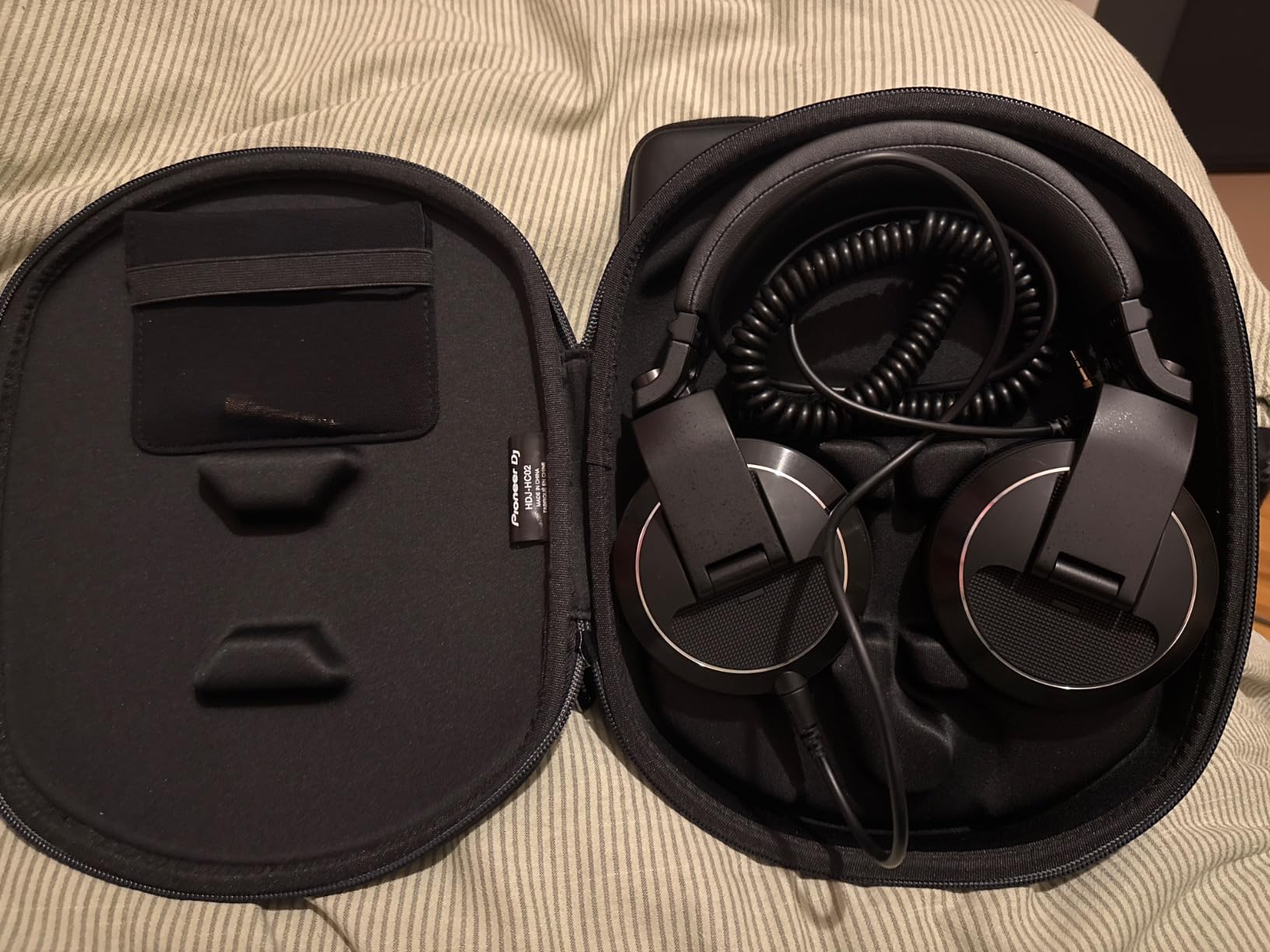 Pioneer DJ HDJ-HC02 Headphones Case, Black customer photo 1