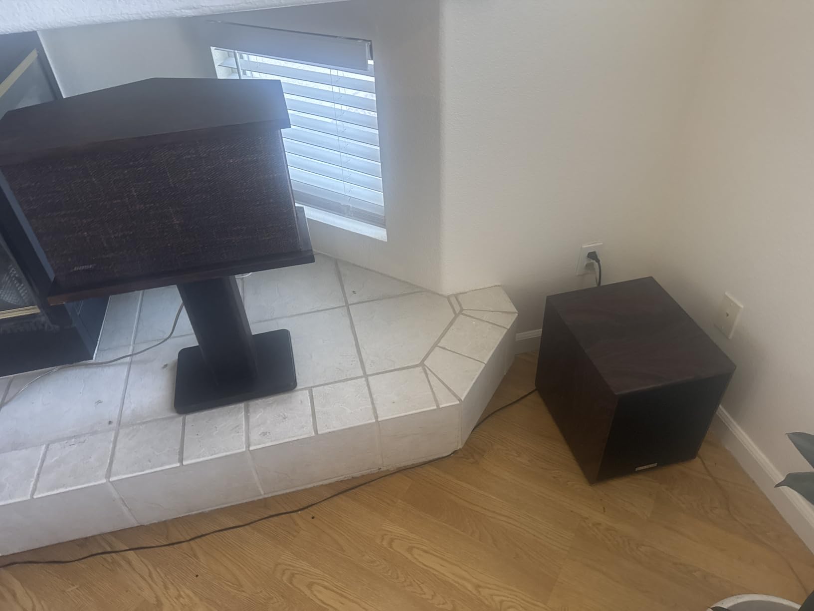 Rockville Rock Shaker 10 Black 600W Powered Home Theater Subwoofer Class-D Amp customer photo 2