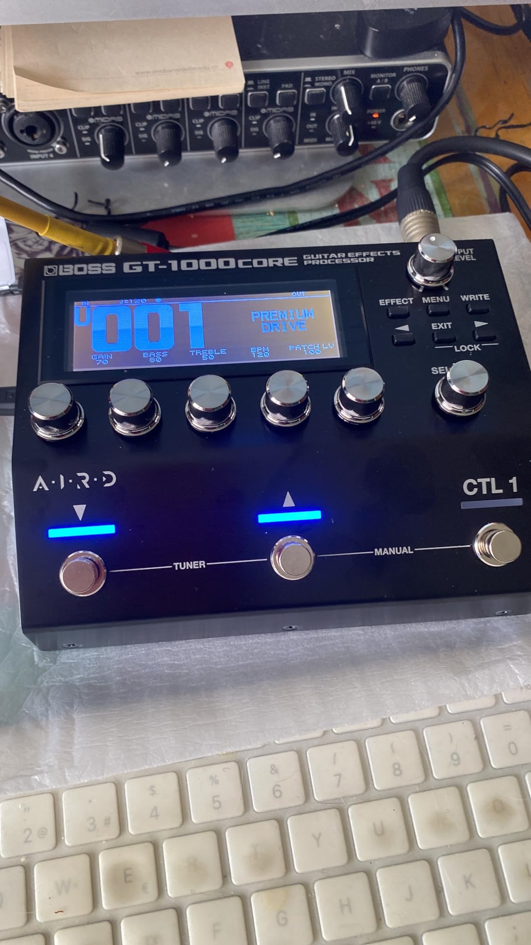 BOSS GT-1000CORE Guitar Effects Processor | 32-Bit AD/DA | AIRD Technology | Unlimited Sound Creation customer photo 2