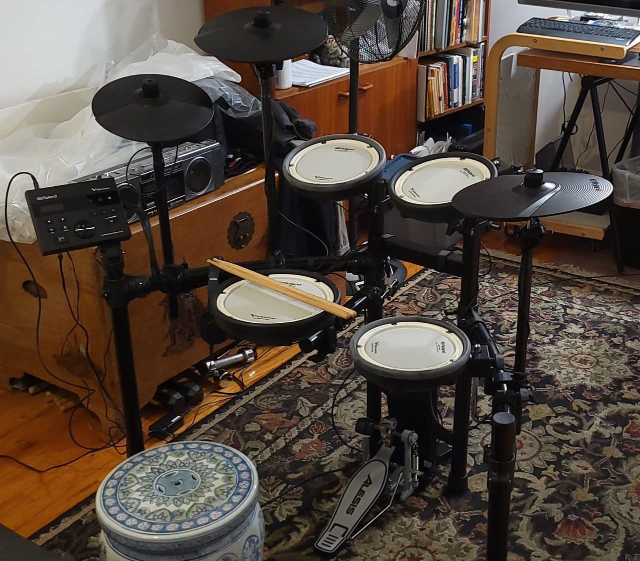 Roland TD-07KV Electronic V-Drums Kit – Legendary Dual-Ply All Mesh Head kit with superior expression and playability – Bluetooth Audio & MIDI – USB for recording audio and MIDI data – 40 FREE Melodic | Legendary Dual-Ply All Mesh Head kit with superior expression and playability, Bluetooth Audio and MIDI, USB customer photo 2