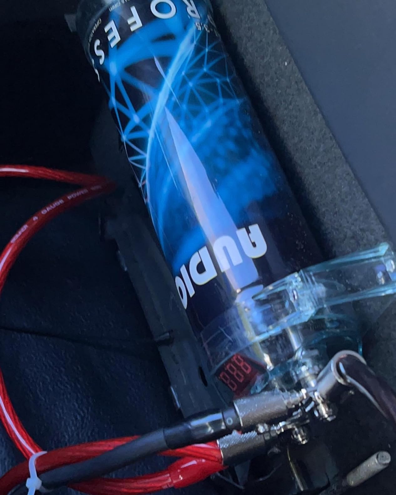 AUDIOTEK 3.5 Farad Round Capacitor, 12 Volts, 3500 Watts, Digital Voltage Display, Chrome Plated Battery Post, Car Audio Capacitor customer photo 1