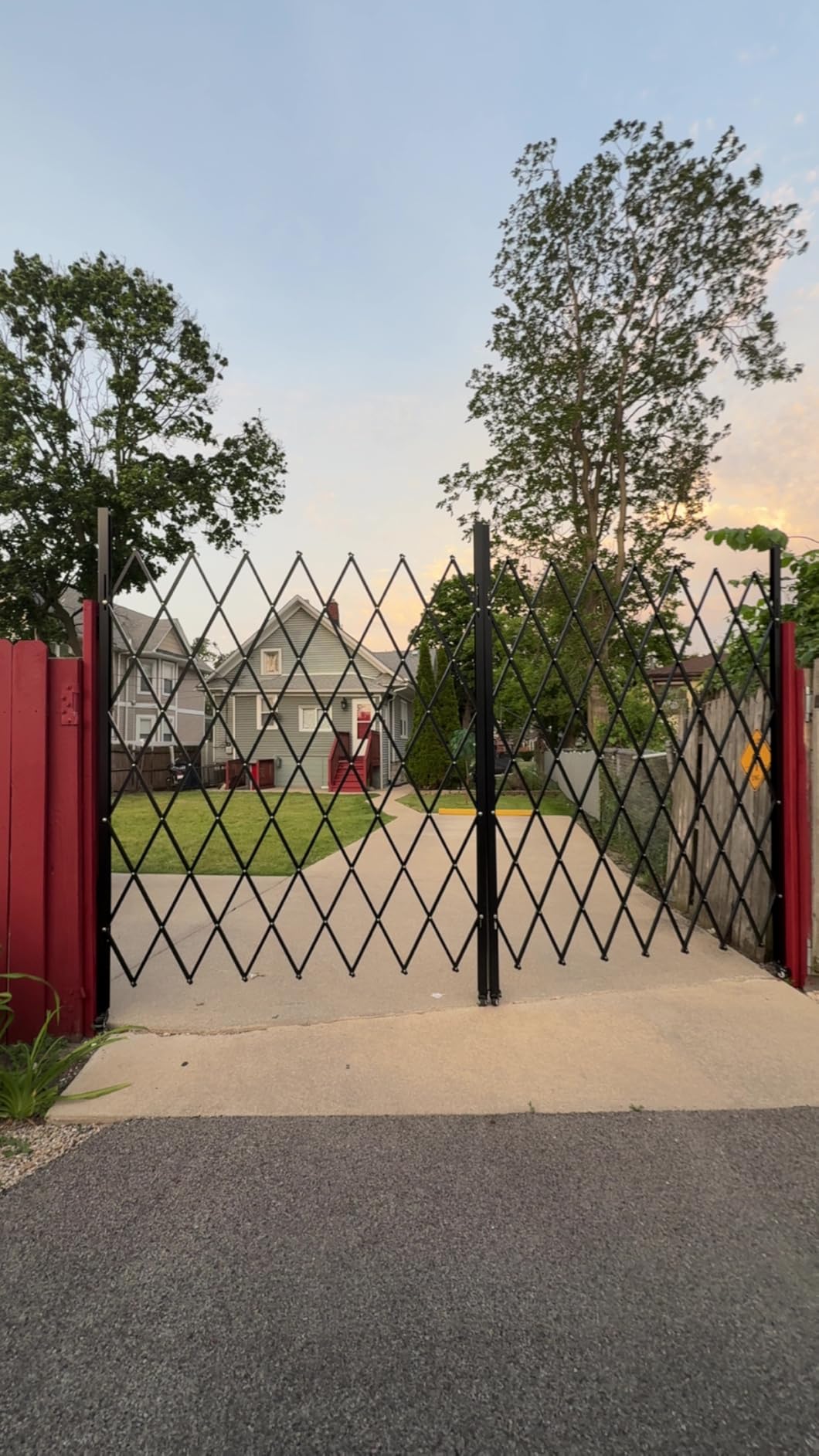 VEVOR Single Folding Security Gate, 7 ft H x 7 ft W Steel Accordion Security Gate, 360 Degree Rolling Barricade Gate customer photo 2