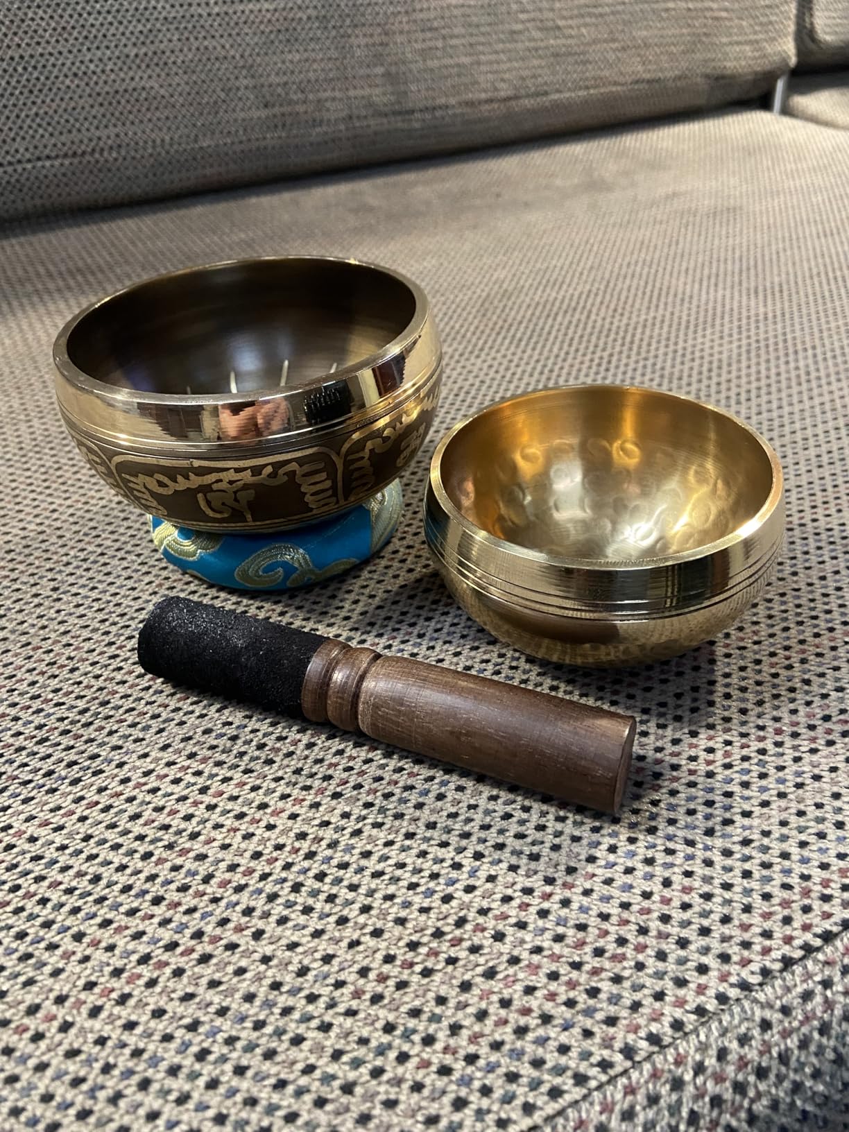 Relaehih 2-Pack Tibetan Singing Bowls Set - 100% Handmade in Nepal, Sound Bowl Meditation Set for Yoga, Chakra Healing, Meditation Gifts, Unique Gifts for Women (Blue, 3.15 + 4 inch) customer photo 2