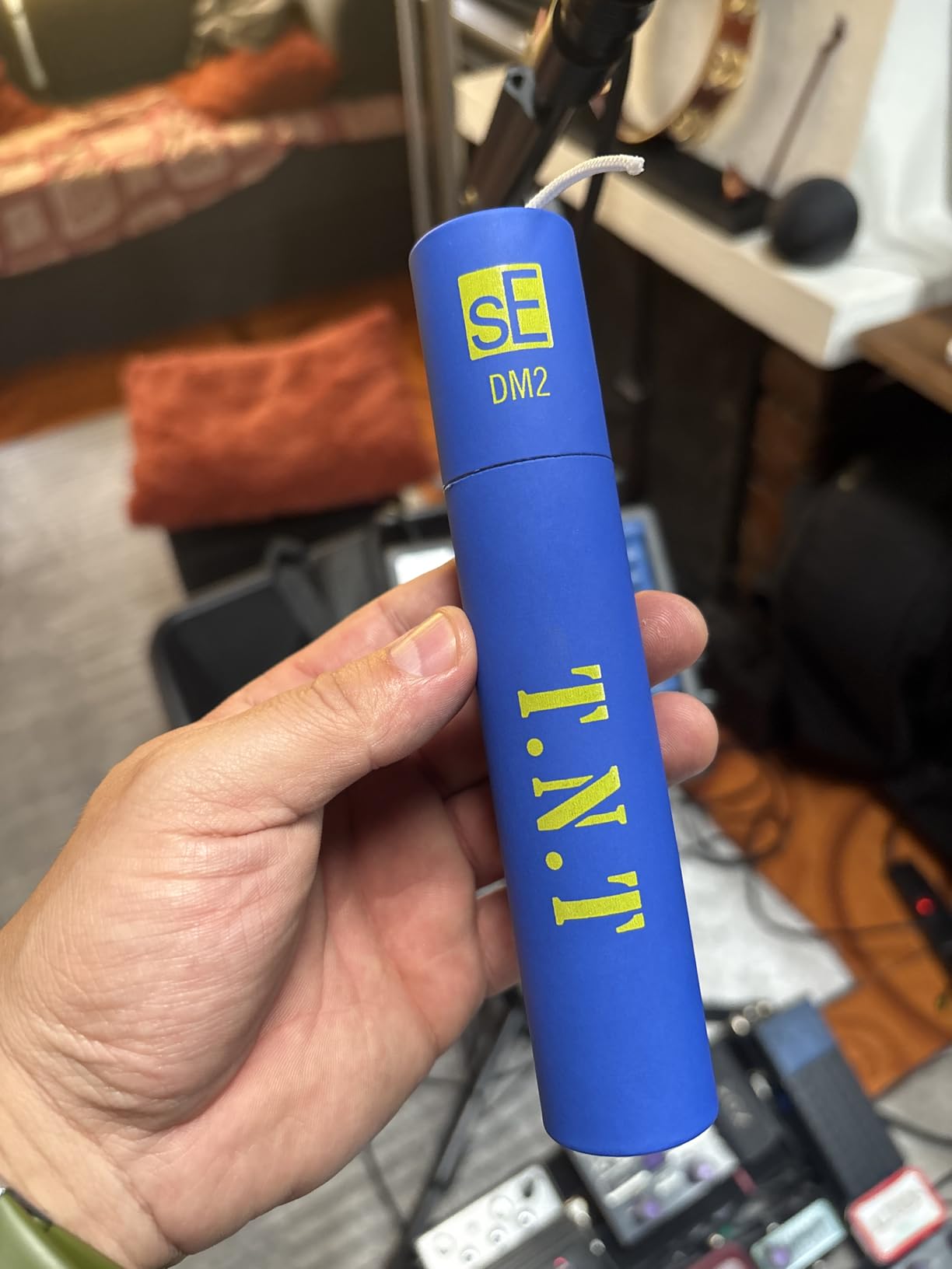 sE Electronics DM2 TNT Ultra-Slim Inline Microphone Preamp for Ribbon & Dynamic Microphones - Mic Preamp with 2 Gain Settings (+15dB or +30dB) & 8 Load Settings customer photo 1