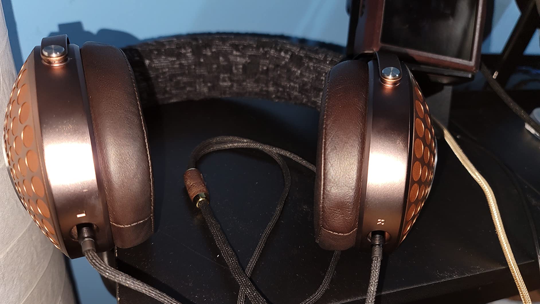 NewFantasia 4.4mm Balanced Cable 6N OCC Copper Silver Plated Cord Walnut Wood Shell Compatible with Hifiman Sundara, Ananda, Arya, HE400SE, HE4XX, HE-400i Headphone (2 x 3.5mm Version) customer photo 2