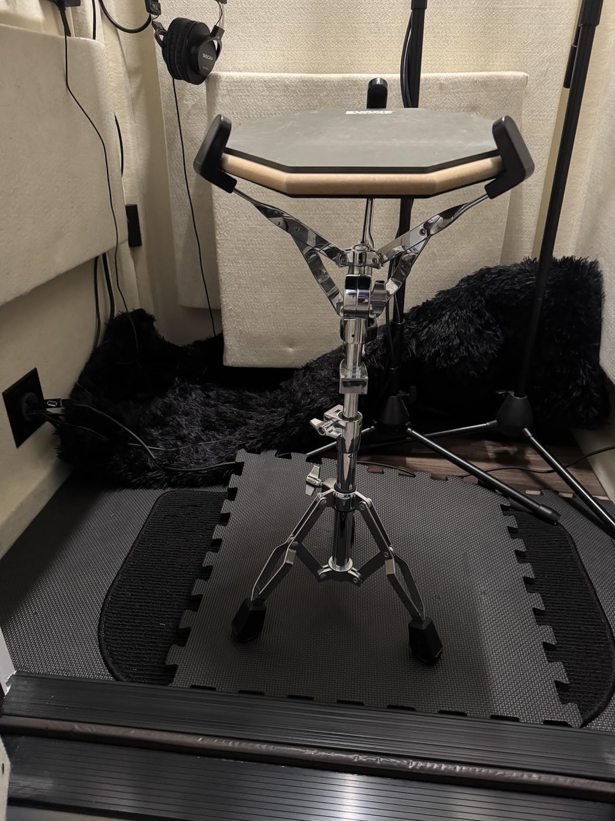 GrowDaily Drum Practice Pad Snare Drums Stand Set 12 In With Double Sided Silent Drums Pad, Drums Dampeners Gel, Drum sticks, Carrying Bag Adjustable Stand (Fits 10''-14'' Drums) customer photo 2