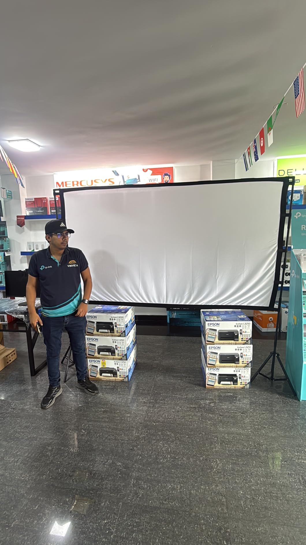 TOWOND Projector Screen with Stand, 100 inch Outdoor Projector Screen Portable Indoor Projection Screen 16:9 4K Rear Front Movie Screen with Carry Bag for Home Backyard Theater 100 inch customer photo 2