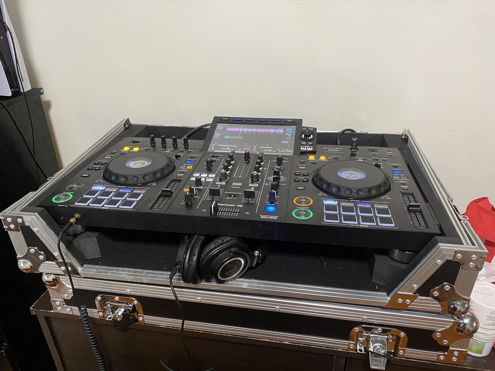 ProX XS-XDJRX3 WLT ATA Flight Case For Pioneer DDJ-REV5 XDJ-RX3 DJ Controller with Laptop Shelf 1U Rack Space and Wheels customer photo 1