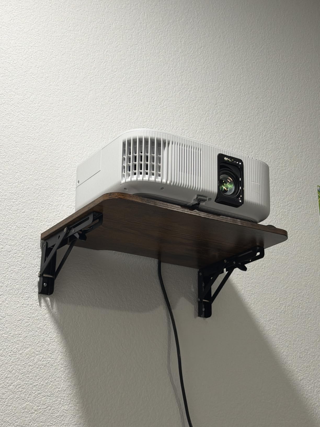 Epson Home Cinema 2350 4K PRO-UHD Smart Streaming Projector with Android TV, 2800 Lumens, HDR10, HLG customer photo 2