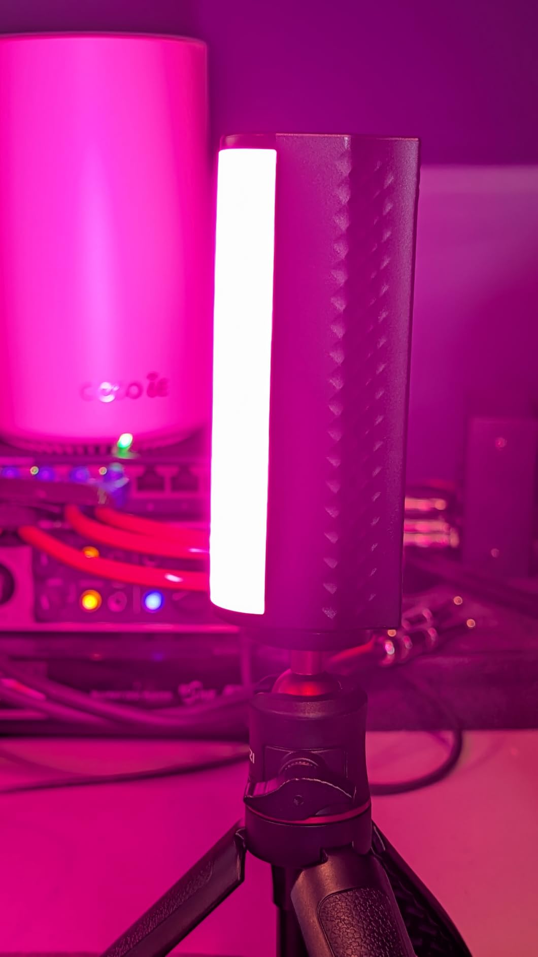NEEWER Basic Magnetic Handheld Light Wand, 360° Full RGB Mini LED Video Light Stick, 2500mAh Battery, 2500-8500K Dimmable Camera Tube Light for Studio Photography TikTok YouTube Vlog, TL96RGB customer photo 2