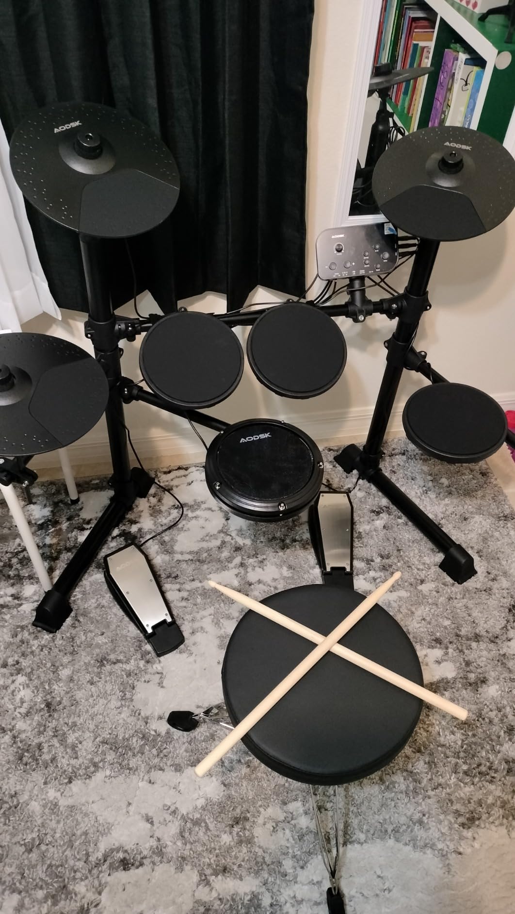 AODSK Electric Drum Set For Beginner 150 Sounds,4 Quiet Drum Pads 2 Pedals customer photo 2