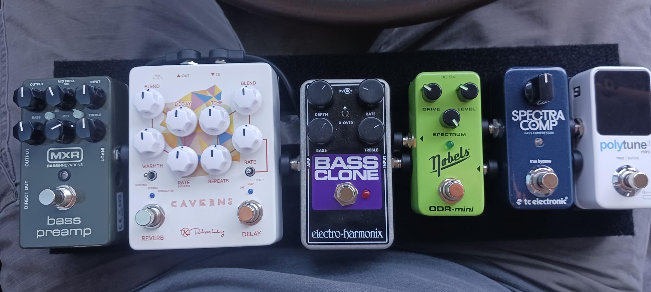 14/16-Inch Guitar Pedalboard Small : Hard-Anodized Aluminum, Light yet Ultra-Sturdy & Scratch-Resistant, Road-Ready Portable Board for 3-5 Pedals (16Inch) customer photo 1