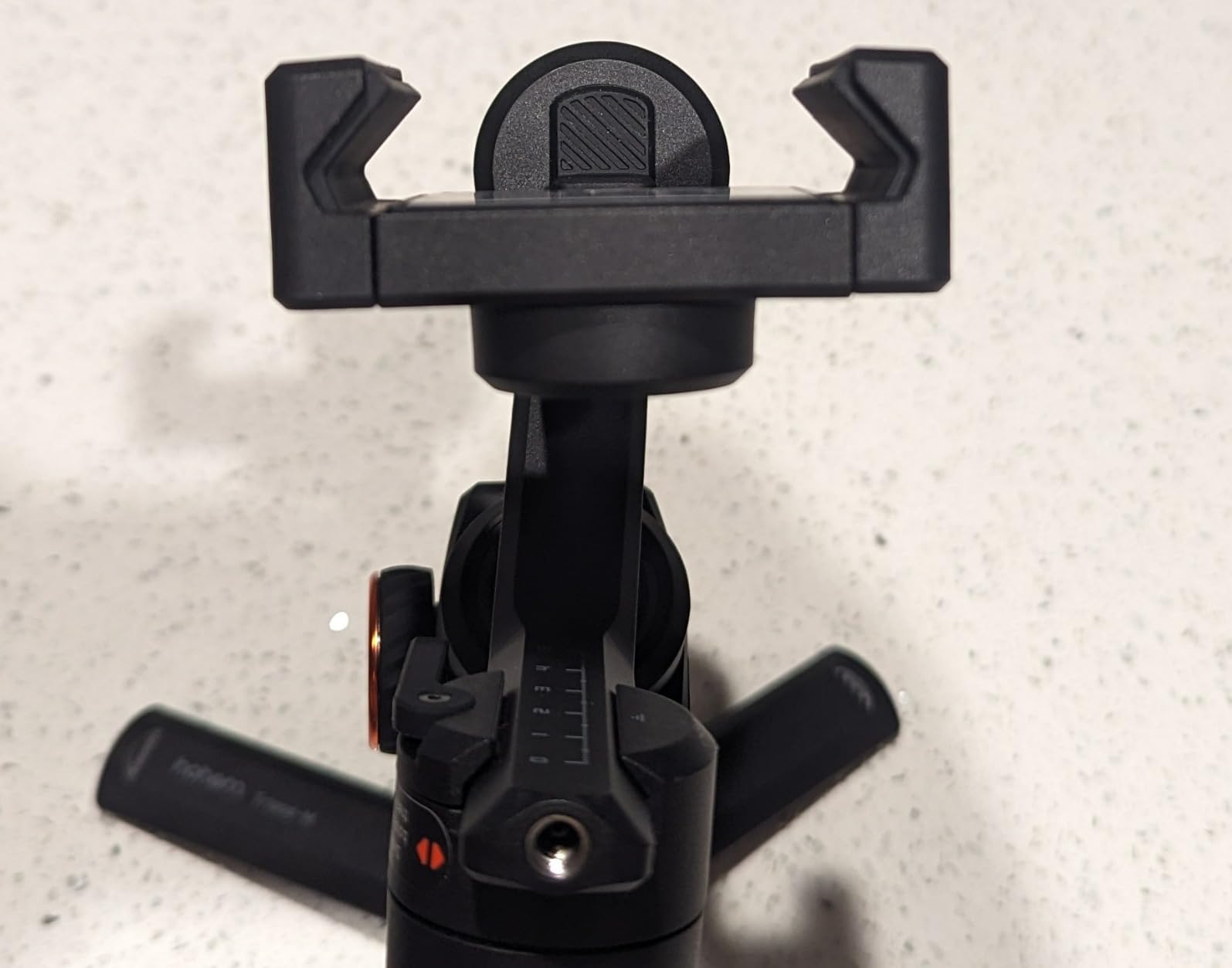 Hohem iSteady M6 Gimbal Stabilizer for Smartphone, 3-Axis Cell Phone Stabilizer Built-in OLED Display 400g Payload Reverse Charging Android and iPhone Gimbal with Inception Motion Timelapse customer photo 2