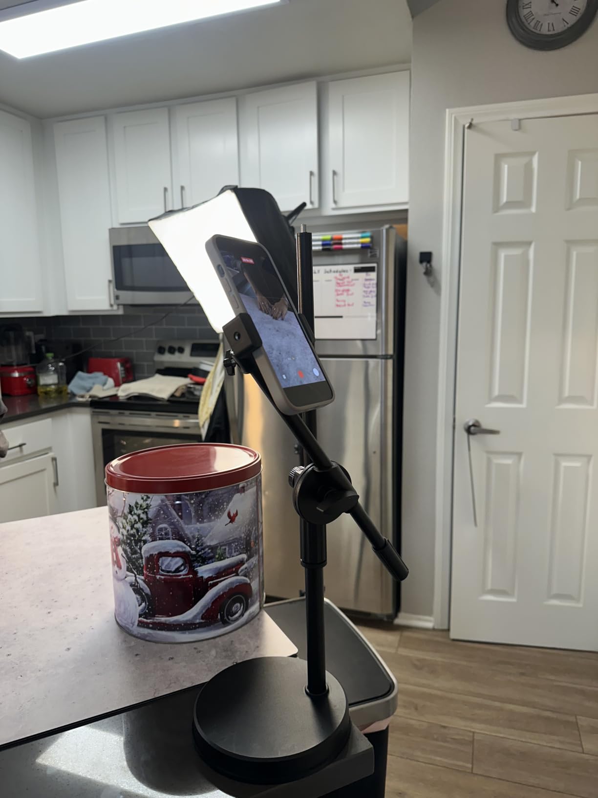 Torjim Softbox Photography Lighting Kit | 16 inch X 16 inch & 85W LED Studio Light | Soft Diffusion For Even Light | 3000-7500K Adjustable LED Bulbs for Studio Photo Video Recording Live Streaming Portraits customer photo 2