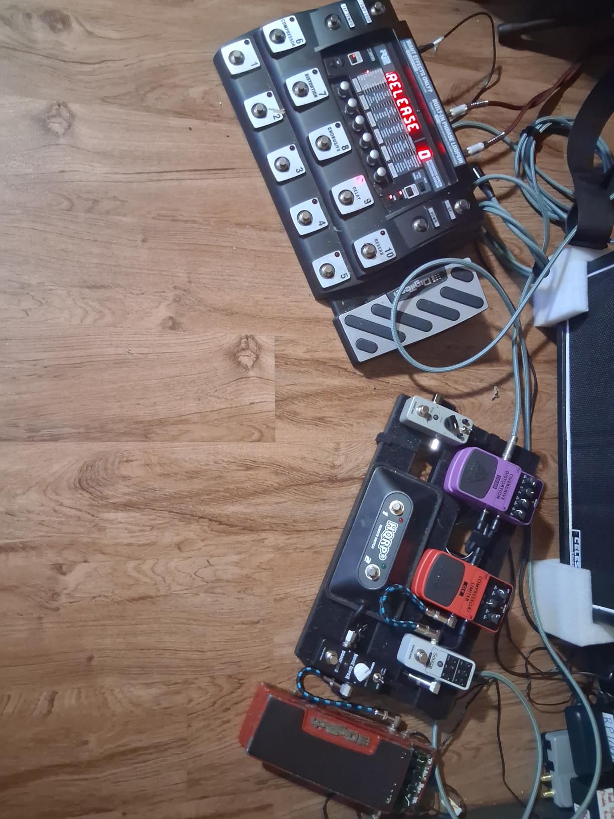 Guitar Pedal Board Aluminum Alloy 1.98lb Super Light Effect Pedalboard 18'' x 12.5'' with Carry Bag, STANDARD 18 (Angled) customer photo 1
