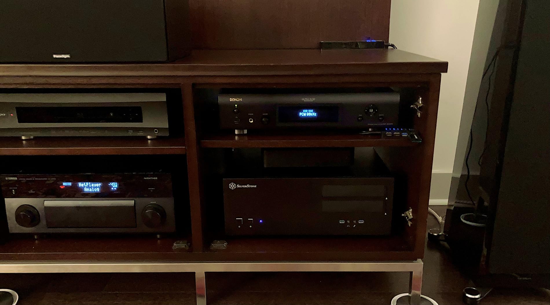 Denon DNP-2000NE Digital Music Player, Digital Audio Player, Wireless Multi-Room Audio, Ultra AL32 Processing, HEOS Built-in, Quad DAC Configuration, Supports AirPlay 2, Alexa, & Siri, Silver customer photo 1